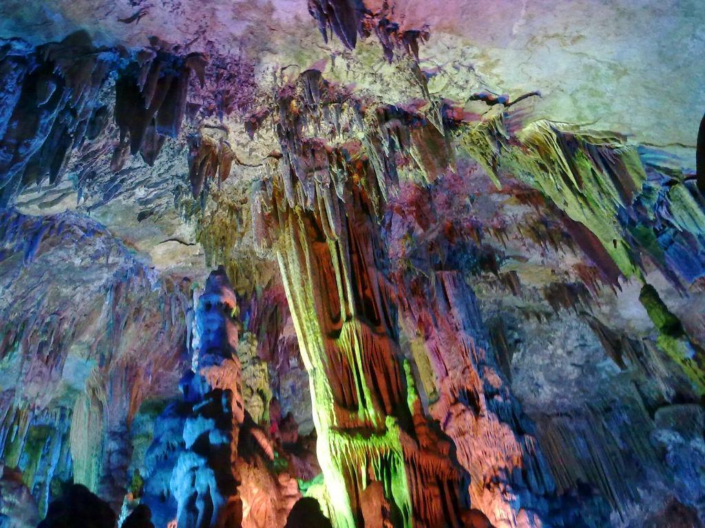 李白写的《庐山》无人能及，苏轼挑战一首，同是名作，谁意境更高